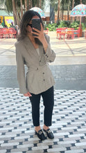 Load image into Gallery viewer, Belted linen blazer