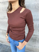 Load image into Gallery viewer, ribbed cut out shirt