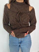 Load image into Gallery viewer, winter cut out top