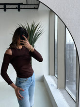 Load image into Gallery viewer, Open shoulder tank top