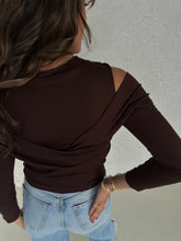 Load image into Gallery viewer, Open shoulder tank top