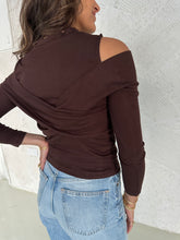 Load image into Gallery viewer, Open shoulder tank top