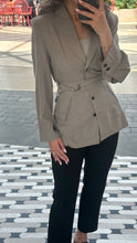 Load image into Gallery viewer, Belted linen blazer
