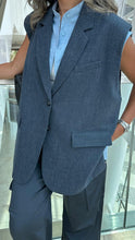 Load image into Gallery viewer, over sized padded vest/shirt