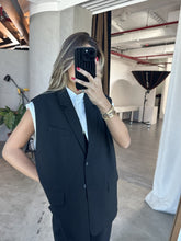 Load image into Gallery viewer, over sized padded vest/shirt