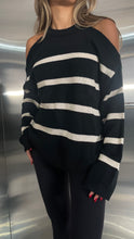 Load image into Gallery viewer, Stripped sweater