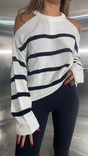Load image into Gallery viewer, Stripped sweater