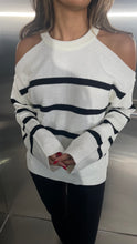Load image into Gallery viewer, Stripped sweater