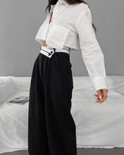 Load image into Gallery viewer, Cropped shirt with pocket detail