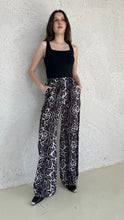 Load image into Gallery viewer, Leopard silk pants
