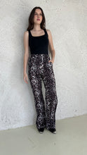 Load image into Gallery viewer, Leopard silk pants
