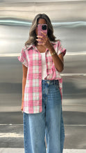 Load image into Gallery viewer, Detachable checkered shirt
