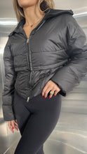 Load image into Gallery viewer, puffer jacket 01
