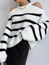 Load image into Gallery viewer, Stripped sweater
