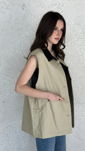 Light vest with leather collar