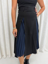 Load image into Gallery viewer, pleated panel skirt

