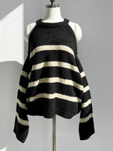 Load image into Gallery viewer, Stripped sweater
