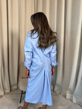 Load image into Gallery viewer, summer stripped dress
