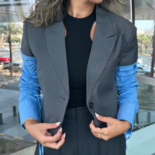 Load image into Gallery viewer, Blazer with scrunched sleeves
