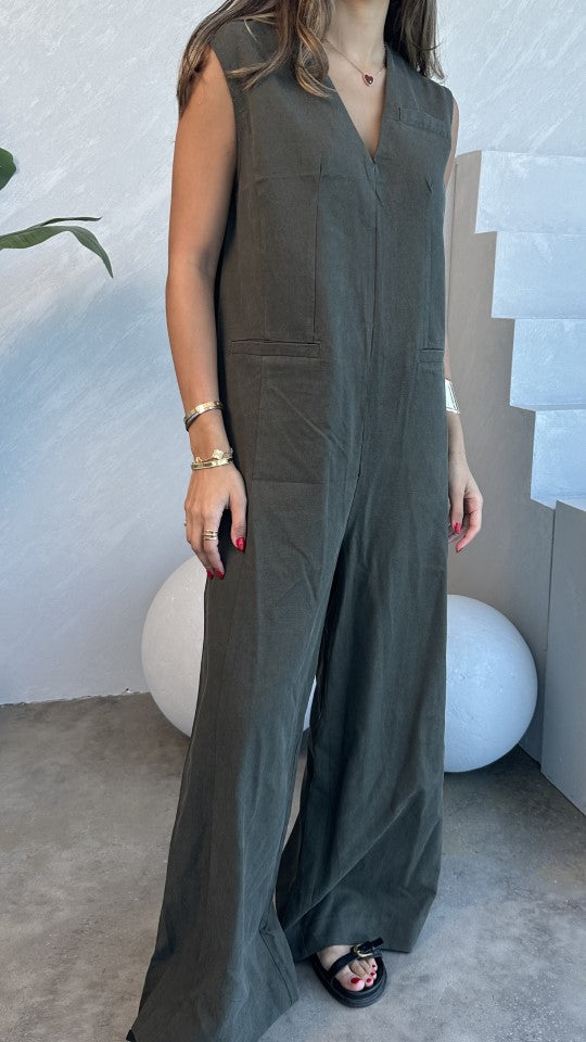 oversized jumpsuit